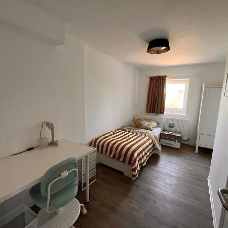 Ein Schoenes Zimmer In Кил Екстериор снимка
